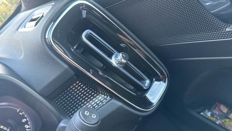 Volvo Xc40 1.5 T5 Recharge PHEV R DESIGN Pro 5dr Auto Estate